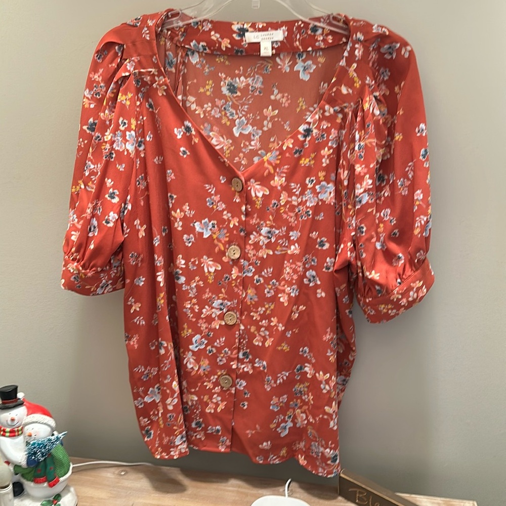 Lauren Conrad terra-cotta floral blouse Xl